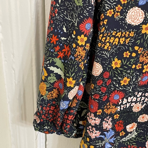 Skies Are Blue Floral Blouse - Picture 10 of 10